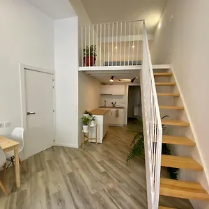 https://apartamento-centrico-out-of-blue.in-canary-islands.com