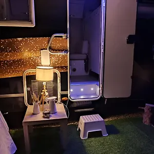 Autocaravana En El Centro De Bienestar Tfm Camping